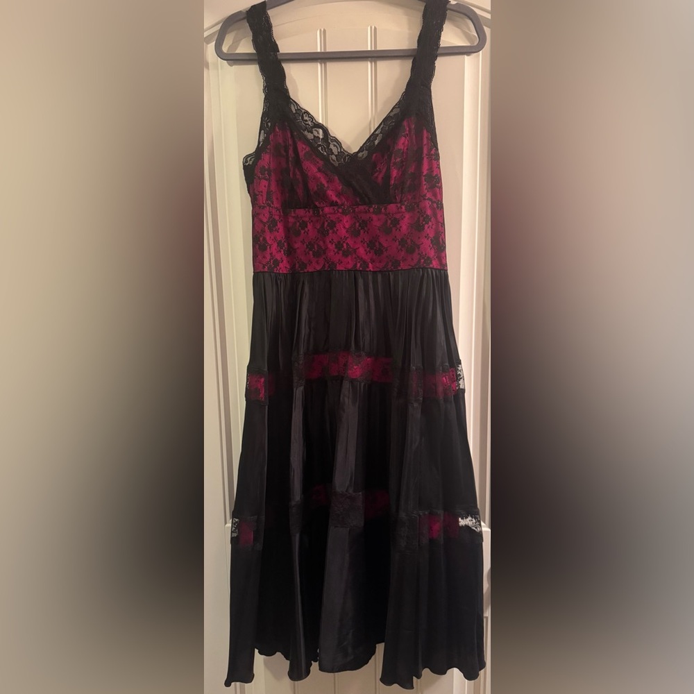Betsey Johnson Black and Pink Lace Maxi Dress Size 8 NWT Vintage
